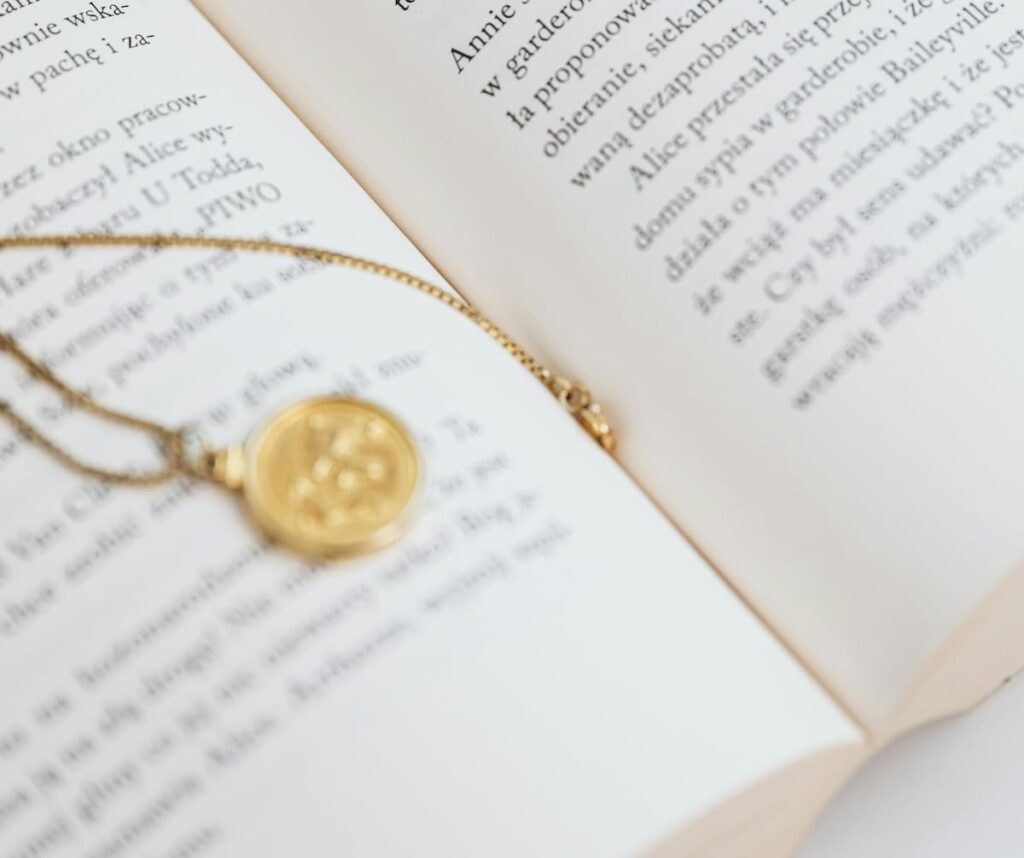 choix d'un saint pour une médaille de baptême