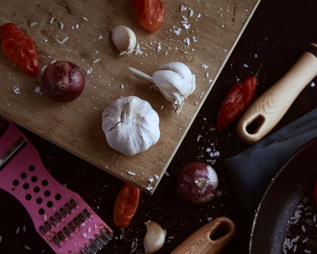 découvrez des recettes savoureuses et faciles à préparer dans une grande poêle pour régaler toute la famille en un seul plat.